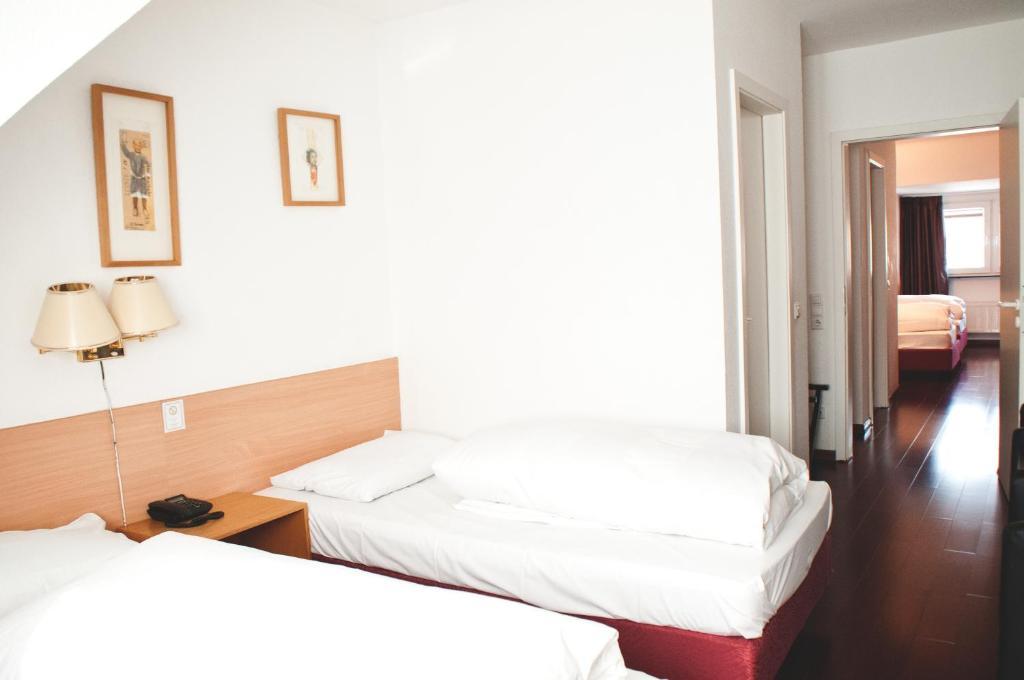 Rugs Hotel Duesseldorf Pokoj fotografie